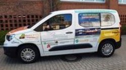 Sponsorenauto von der Seite